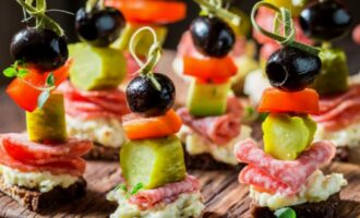 Закуски из салями